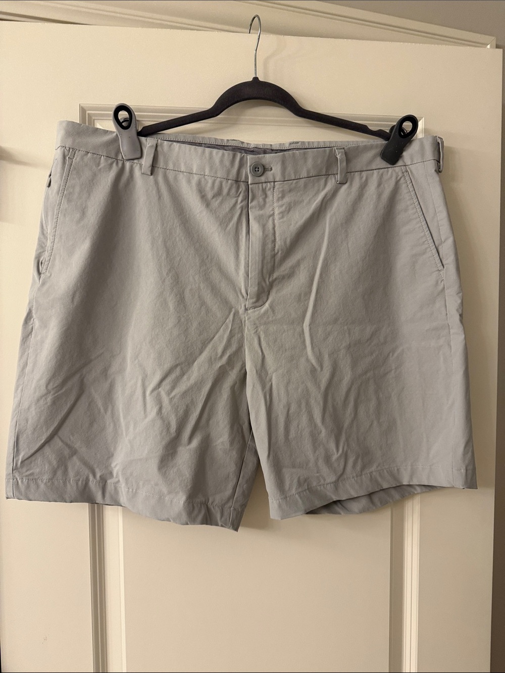 Vineyard Vines Men's Light Gray Flat-Front Shorts